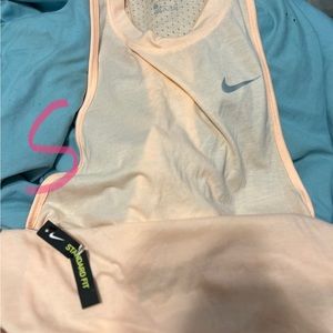 New Nike work out shirt